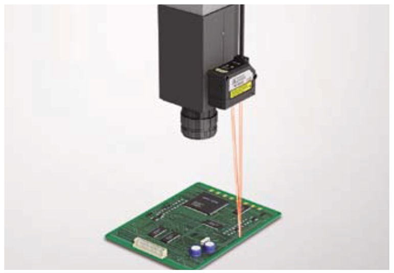 高精度激光测距传感器是如何为工业视觉检测系统Z轴高度定位的？
