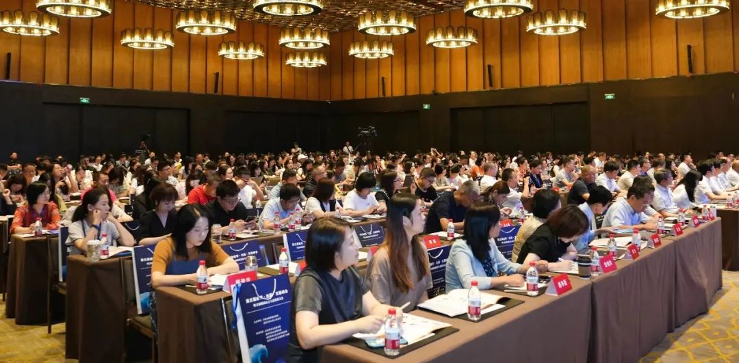 “教育＋出版”发展高峰论坛在武汉召开，现教社多种图书上榜！