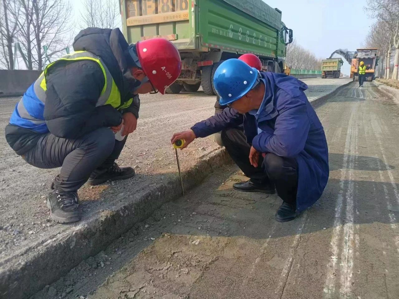 春风起 春潮涌—德达路桥集团工程建设场面火热