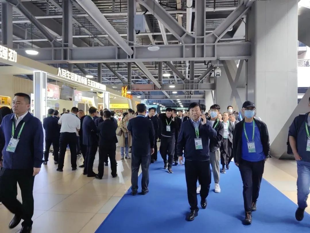 集團重慶市場組織市場業戶赴2023年中國國際進口博覽會考察學習