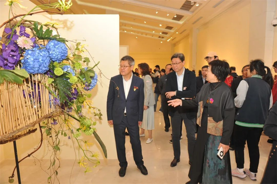 朱迎迎大师工作室成果展揭幕，百件插花花艺作品精彩纷呈！