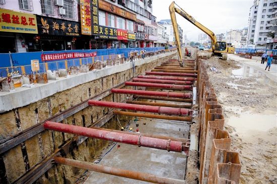 华夏二路综合管廊项目水电迁改出舱入廊管线工程