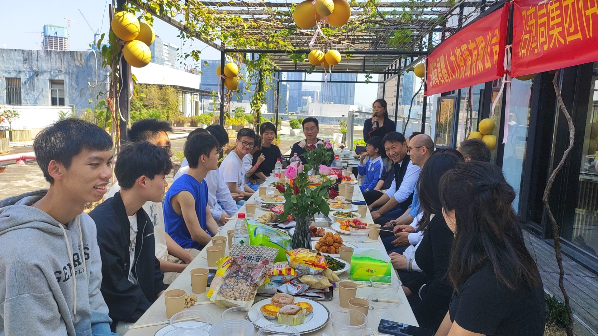 君鹏开展员工团建活动,温情关怀助力公司良好氛围 君鹏开展员工团建活动,温情关怀助力公司良好氛围