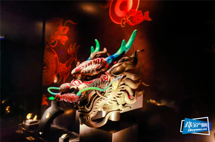 深圳珠宝博物馆正式收藏郑陈曼芝作品《炫彩•十二生肖兽首-苍穹》