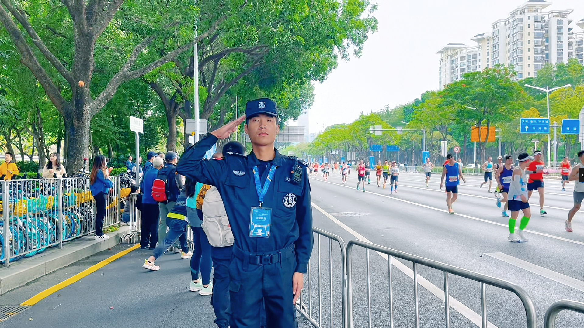 尽锐出战  一路护航 ——保安公司圆满完成2023深圳国际马拉松赛安全保卫任务