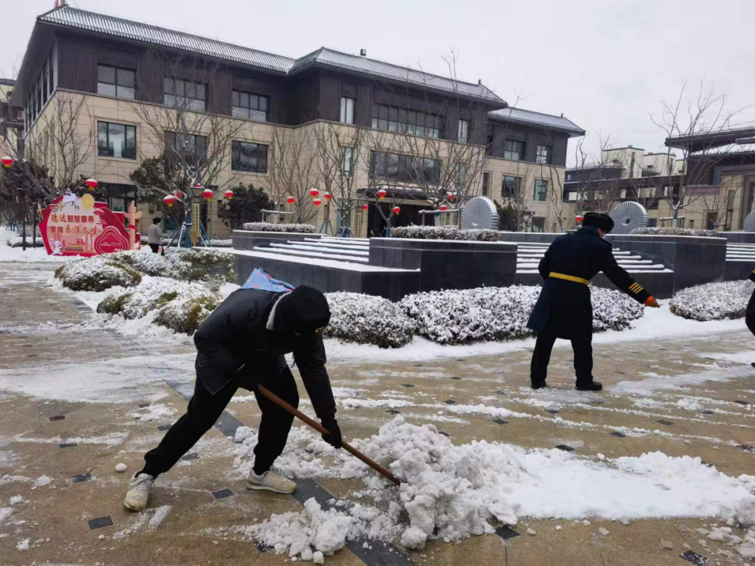 聞雪而動(dòng)！德達(dá)集團(tuán)迅速開展清雪保暢行動(dòng)