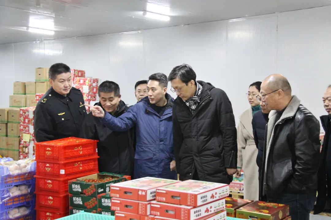 濟南市政府辦公廳領導蒞臨堤口集團果品批發市場檢查指導工作