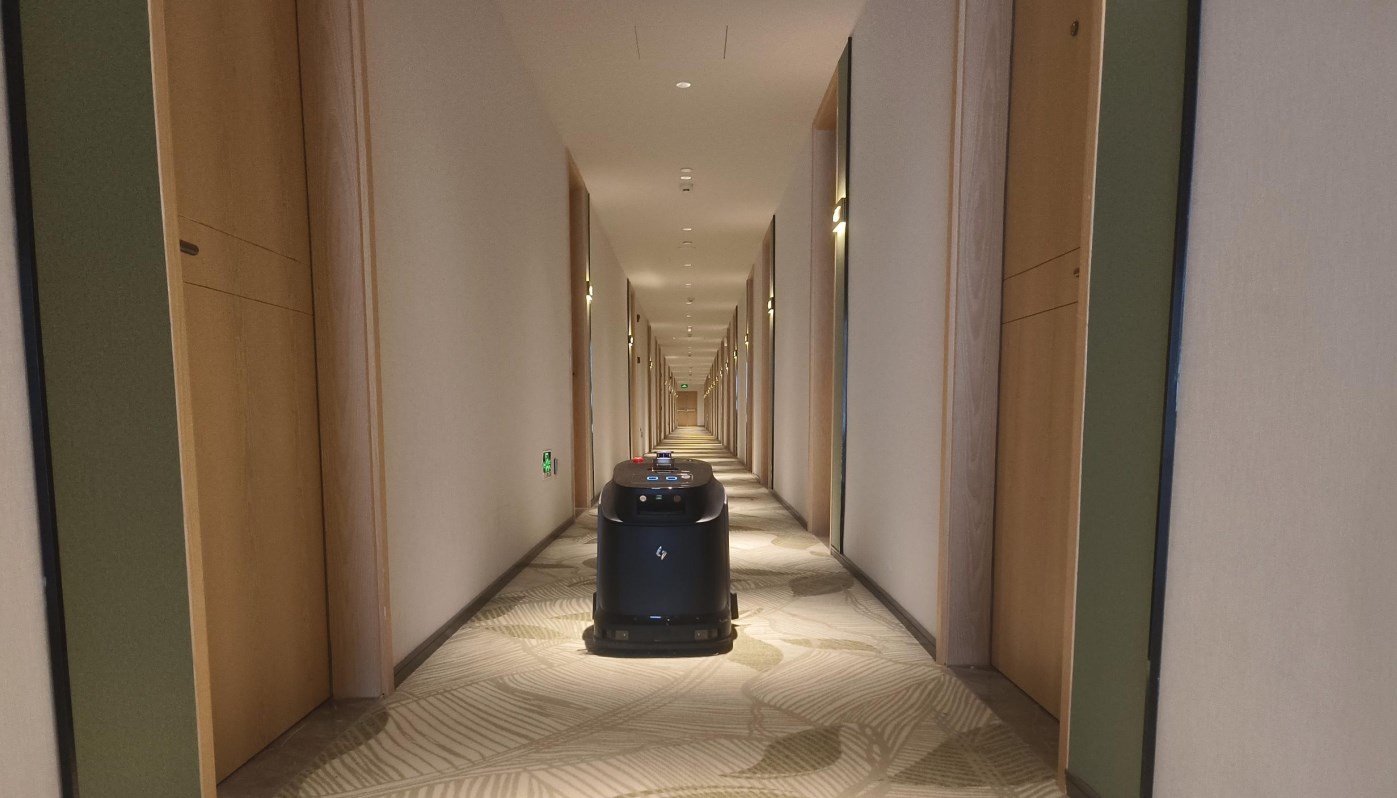 好评如潮丨高仙清洁机器人落地首旅如家多个酒店品牌