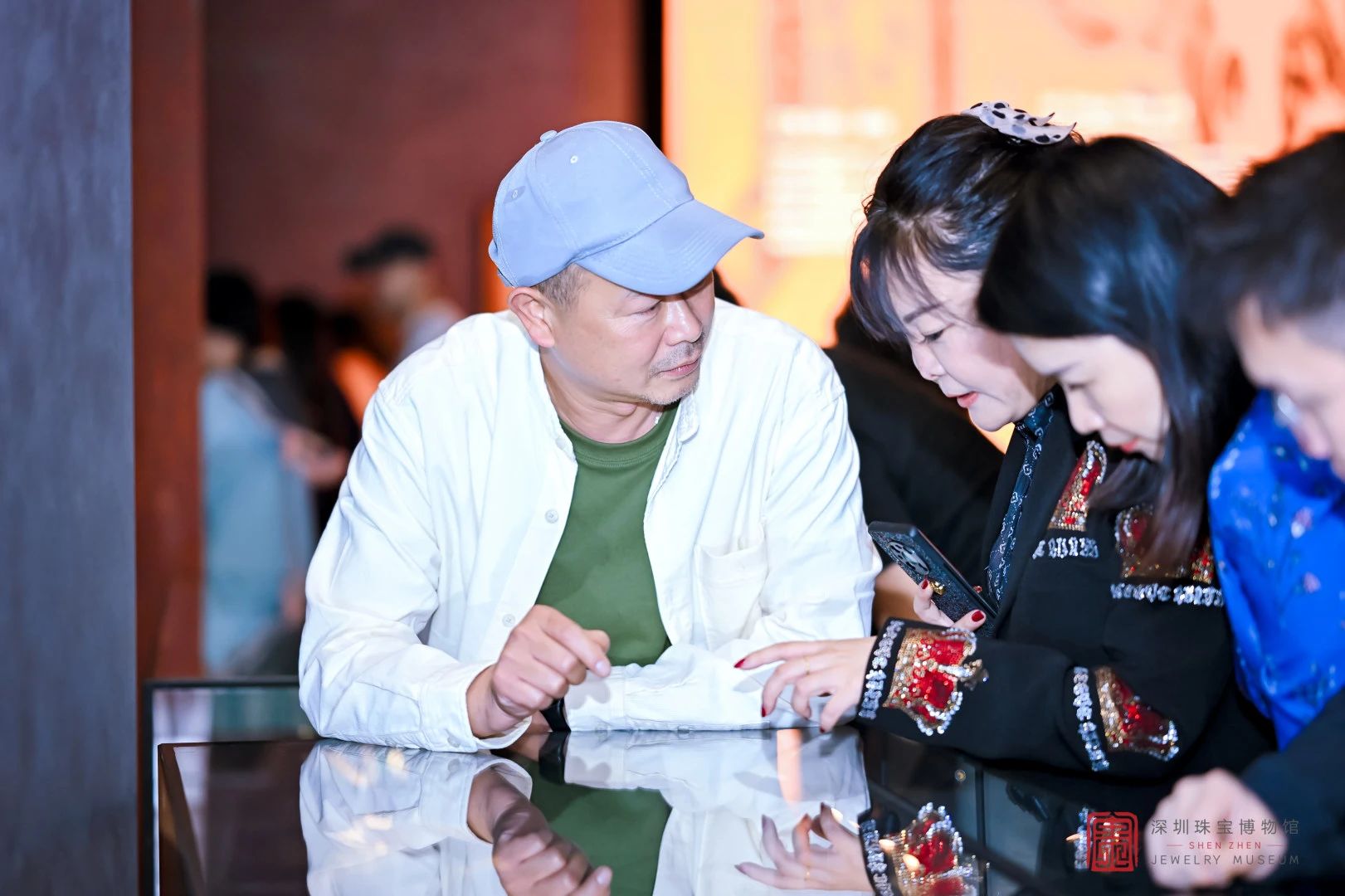《生生不息——粤港澳大湾区珠宝生肖文化主题展》开幕式在深圳珠宝博物馆举行