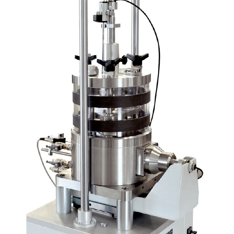 Fully Automatic Shear Devicefor Saturated or Unsaturated Direct Shear Tests