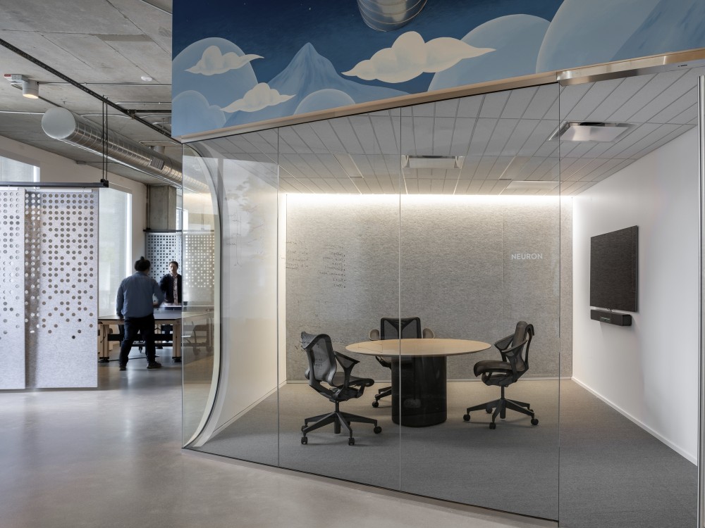 打造科技与艺术融合的办公室装修