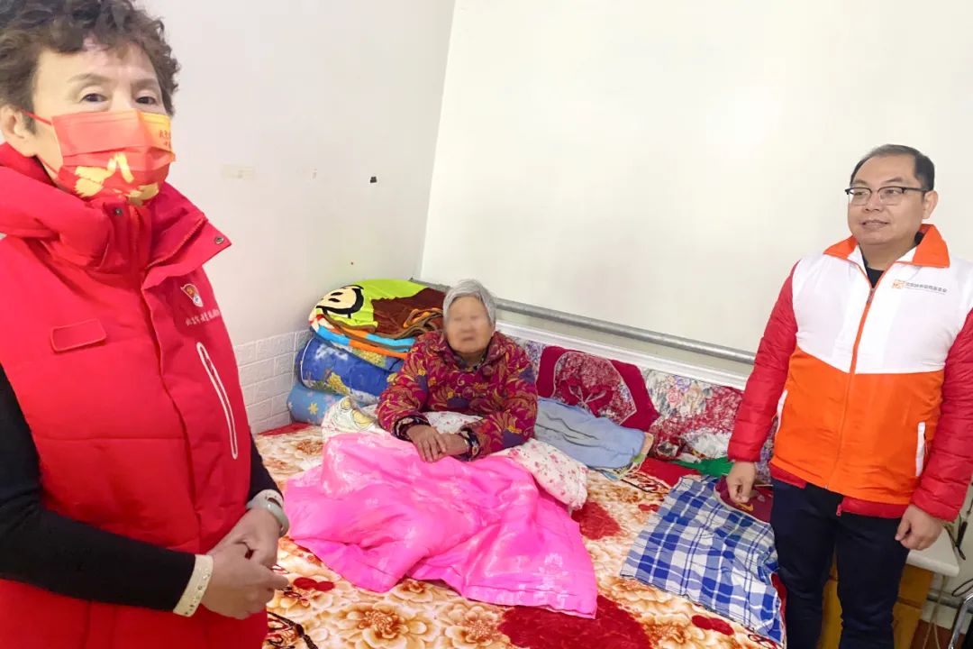 护航“她力量”|北京扶老助残基金会妇女节慰问特殊家庭及老人