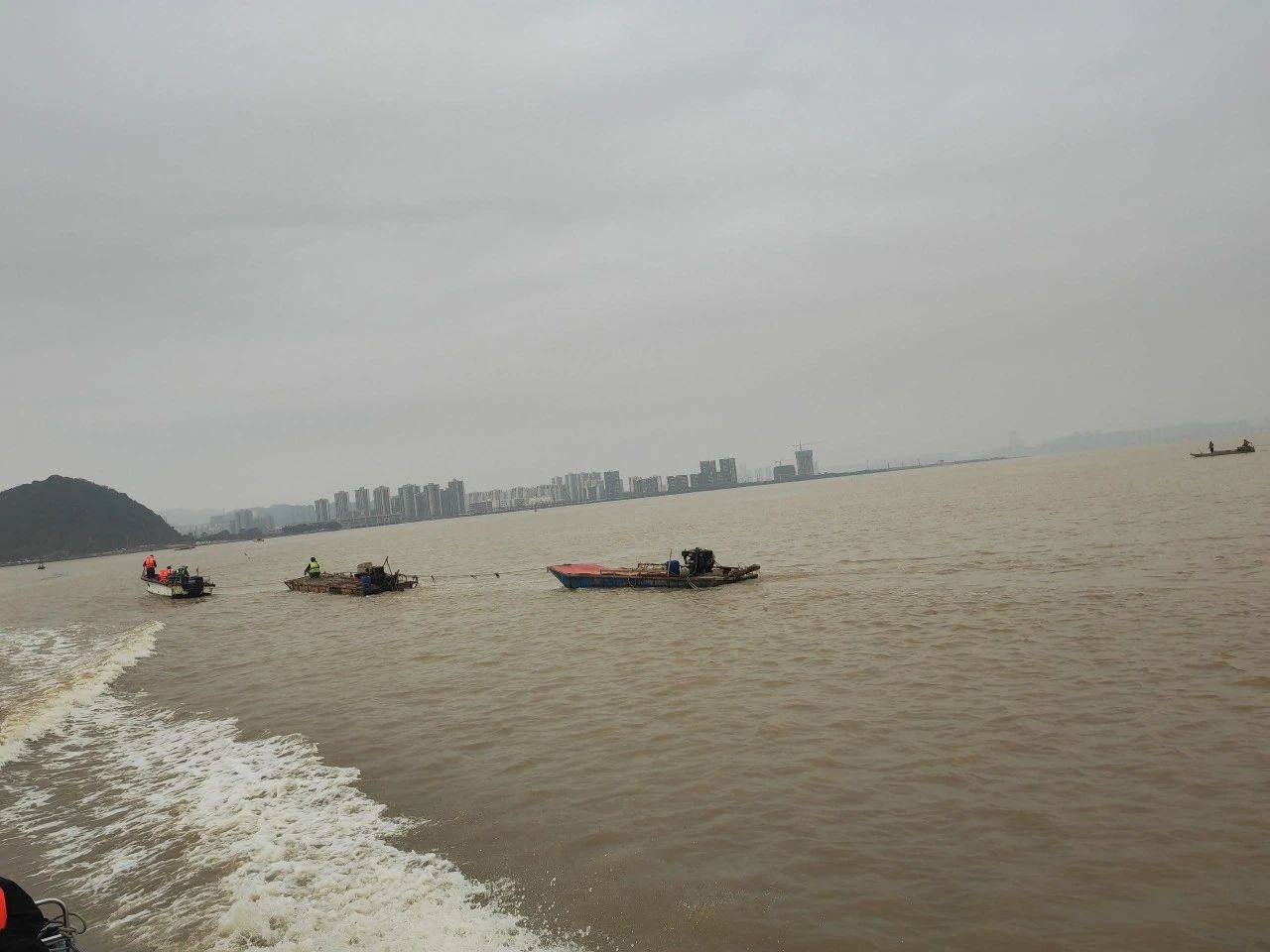 广东珠海：多部门联合执法，清理“三无”船舶96艘