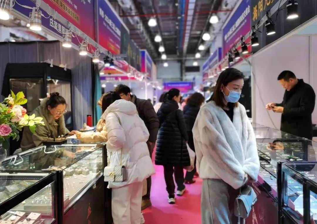 第三届上海国际珠宝交易会在长宁启幕