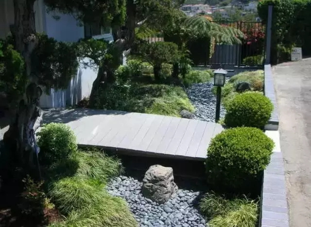 庭院有了，怎么能少了“溪流”？
