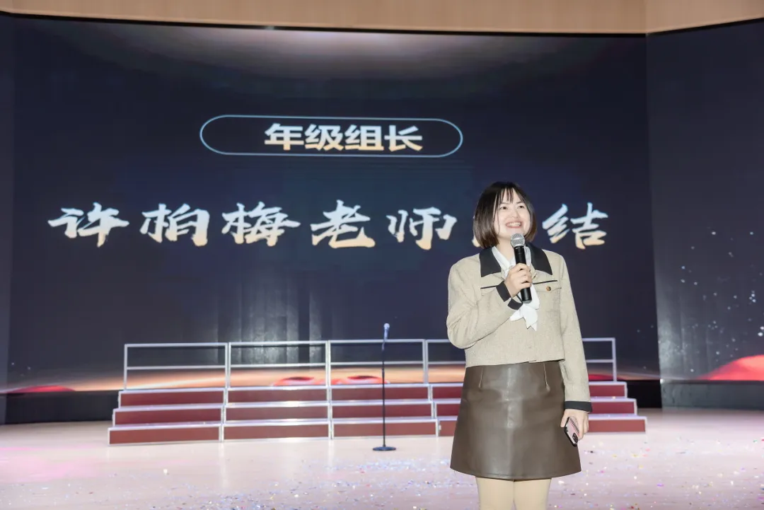 自导自演  初中部学生举办“励志歌会”，歌唱春天