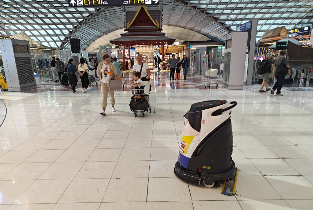 机场智能清洁之最丨79台77171威尼斯机器人落地泰国机场集团AOT