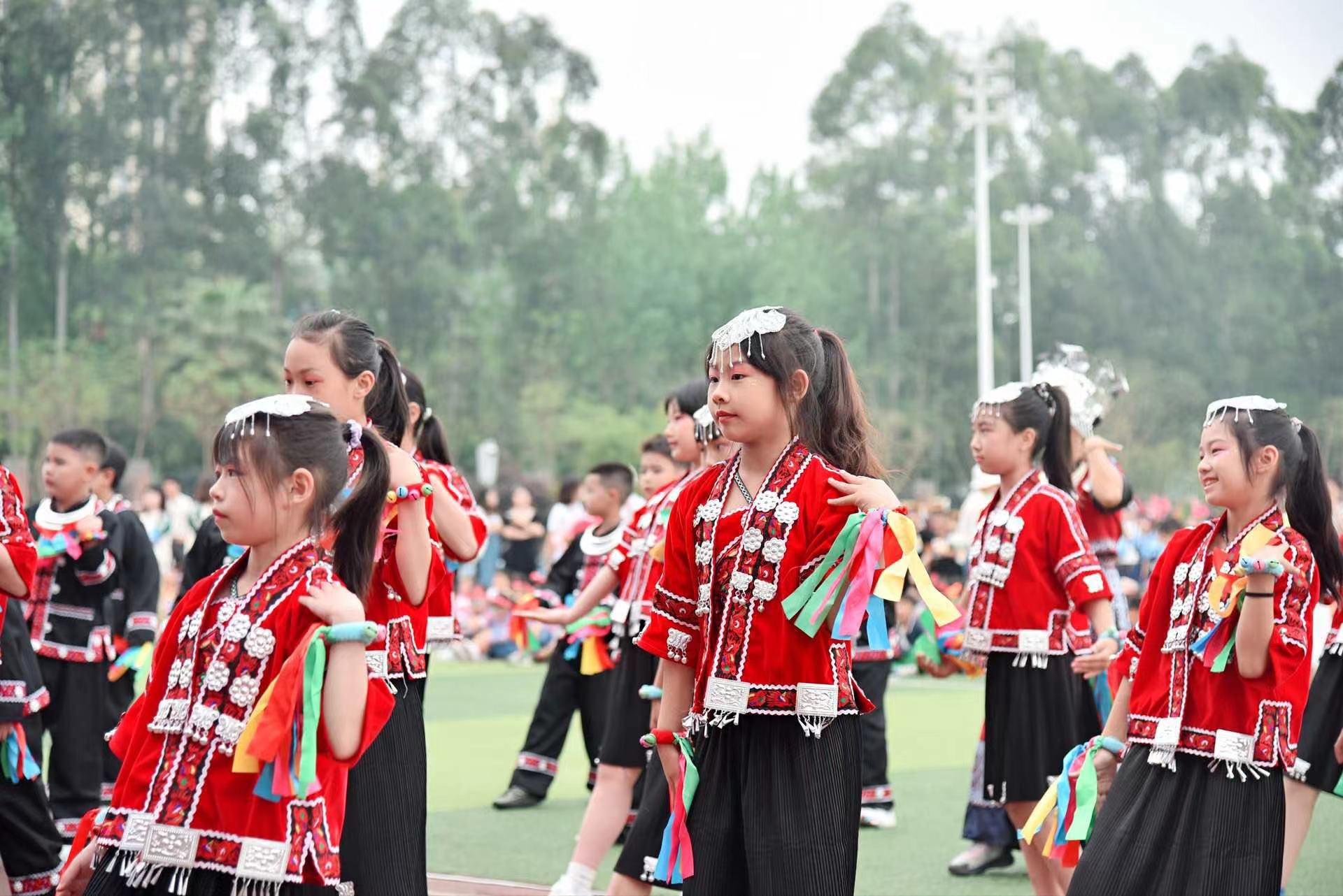 小学部举行春季运动会，尽显艺术魅力