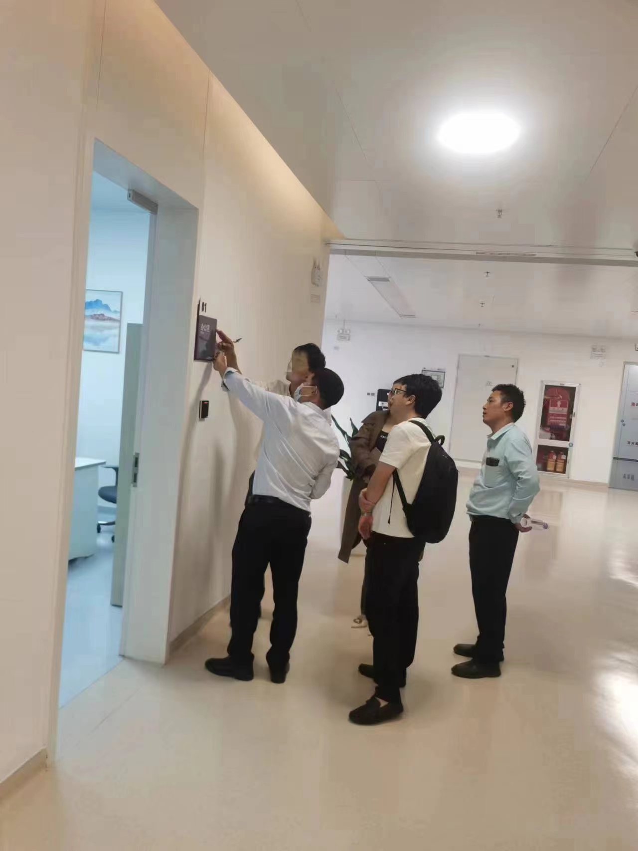 喜讯！深圳市龙岗区人民医院新健康大楼标识制作项目顺利这完成验收