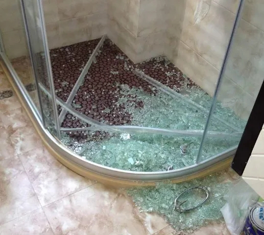 国晖北京-出租屋浴室玻璃爆裂导致受伤，国晖律师助当事人获经济赔偿