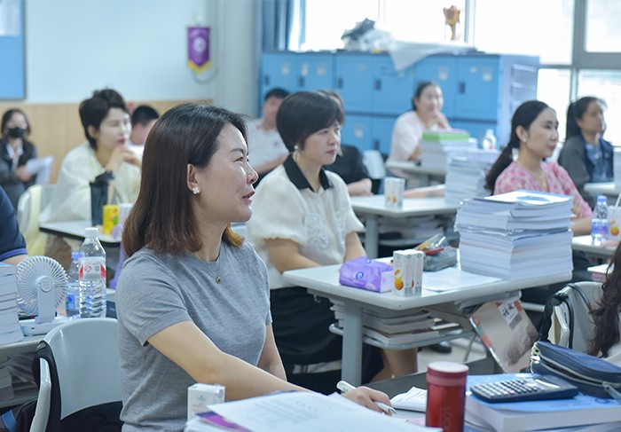 家长会圆满完成 | 家校携手为孩子 铺设成长、成才、成功之路！