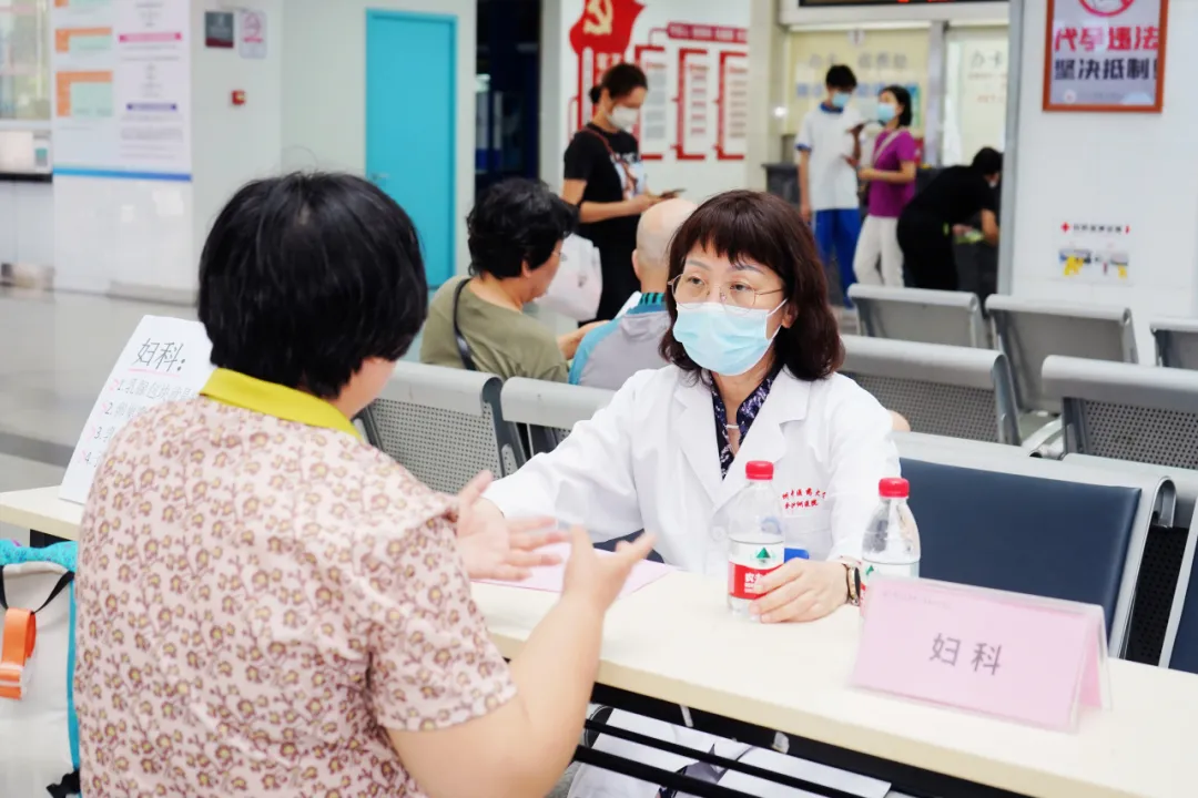 院内新闻|广州中医药大学金沙洲医院成功开展2024全国肿瘤防治宣传周“爱在金沙”大型义诊活动