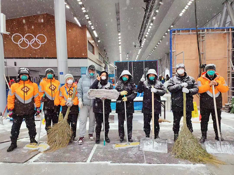 冬奥双场馆开荒清洁 冬奥双场馆开荒清洁