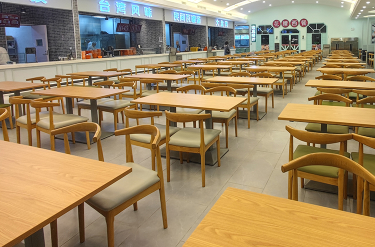 某知名大学食堂日常保洁 某知名大学食堂日常保洁