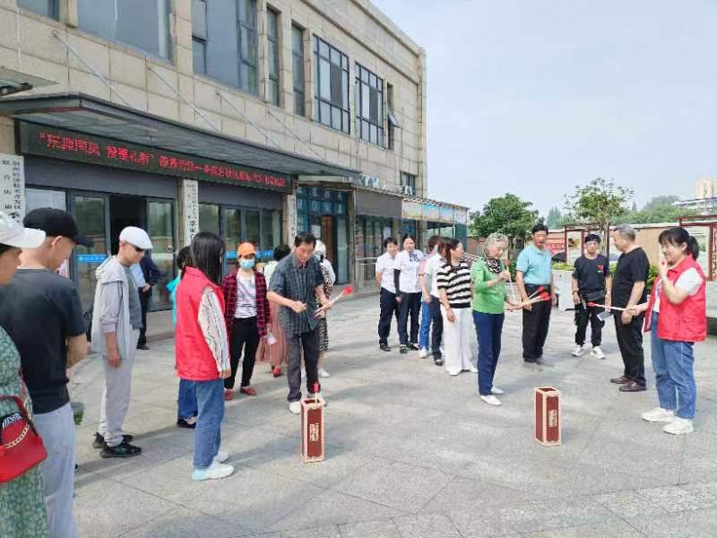 “趣国风，投壶礼射—— 居安物业中豪管理处携手季家台社区举办特色健身活动