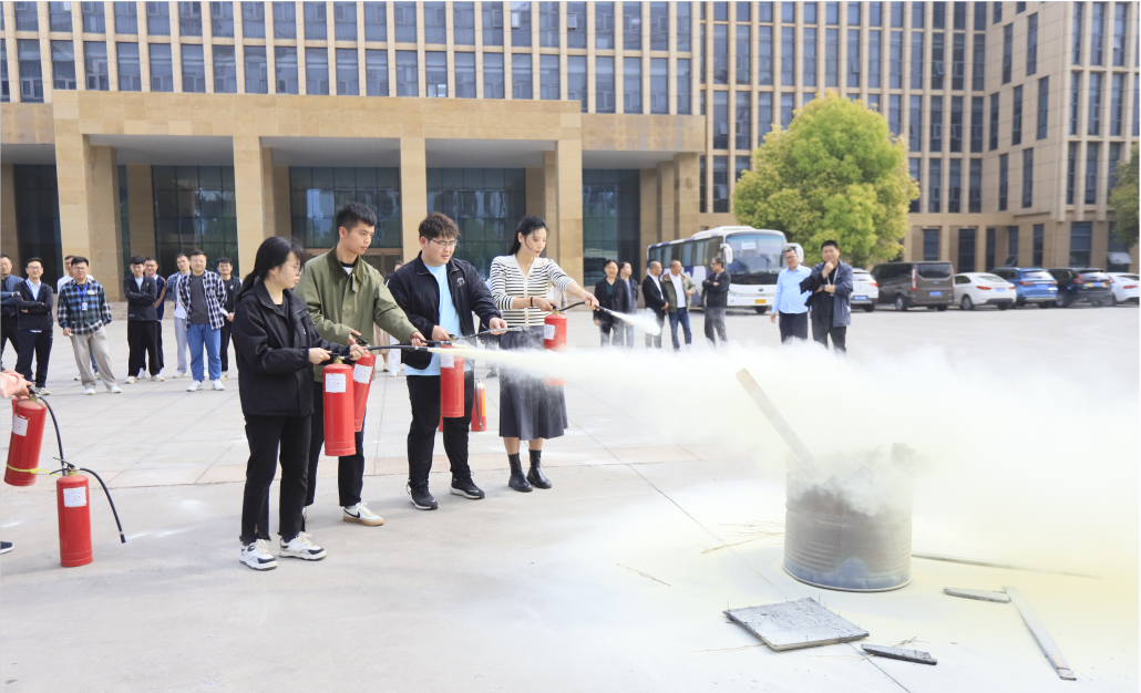 增強消防意識，筑牢安全底線丨花花牛乳業(yè)集團組織消防應(yīng)急演練