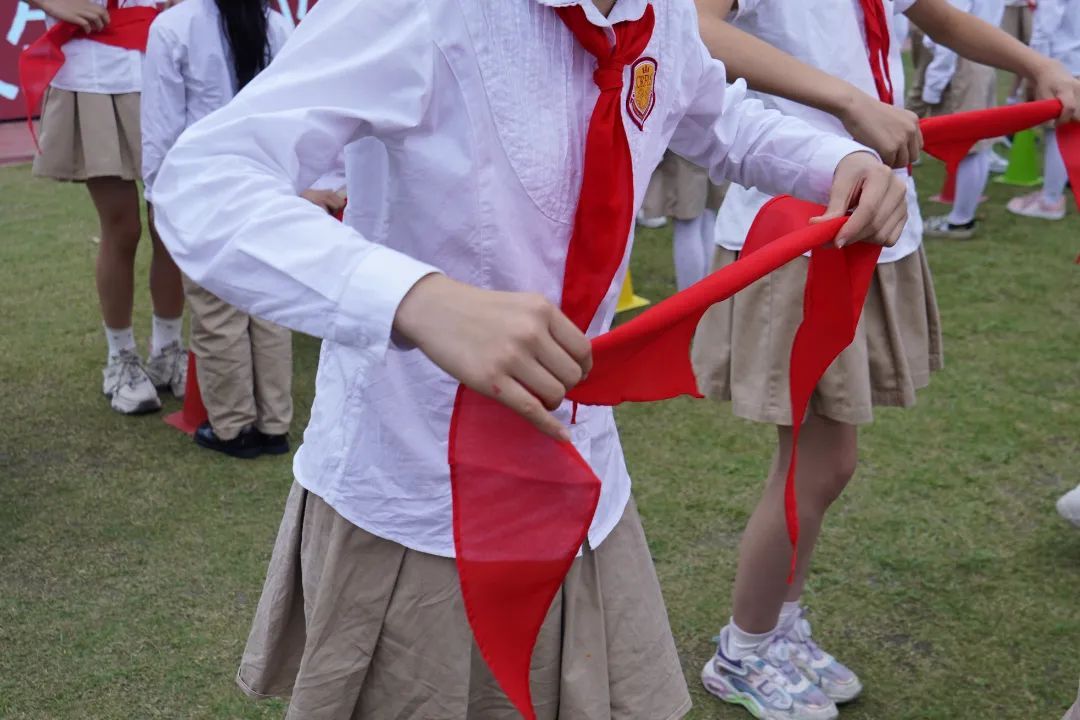 红领巾爱祖国 ——准备着为共产主义事业而奋斗
