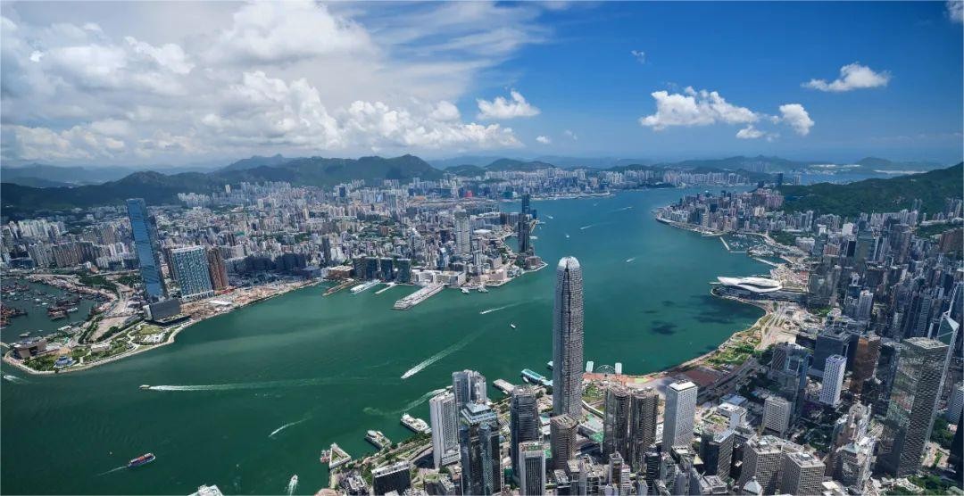 全球竞争力最新排名：香港升至第五！