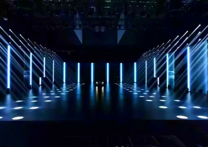 区分好这些灯具,轻松掌握晚会舞台灯光效果 区分好这些灯具,轻松掌握晚会舞台灯光效果