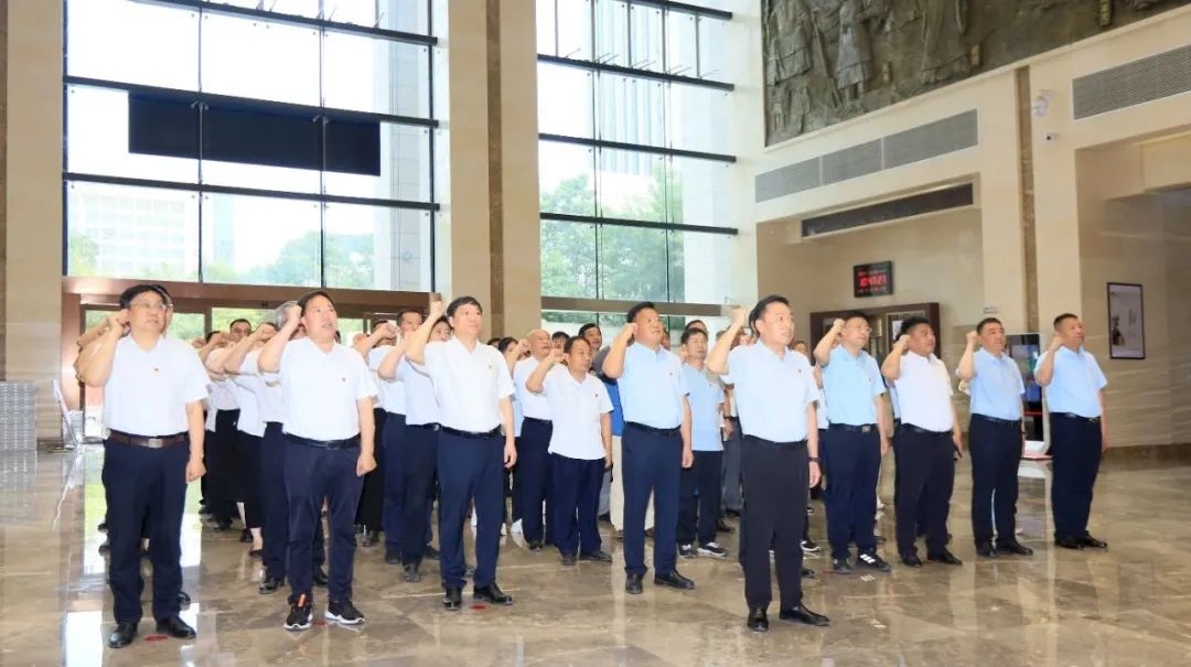 学纪正风强党性 知规践行当先锋——华体平台_华体(中国)党纪学习教育主题党日活动纪实