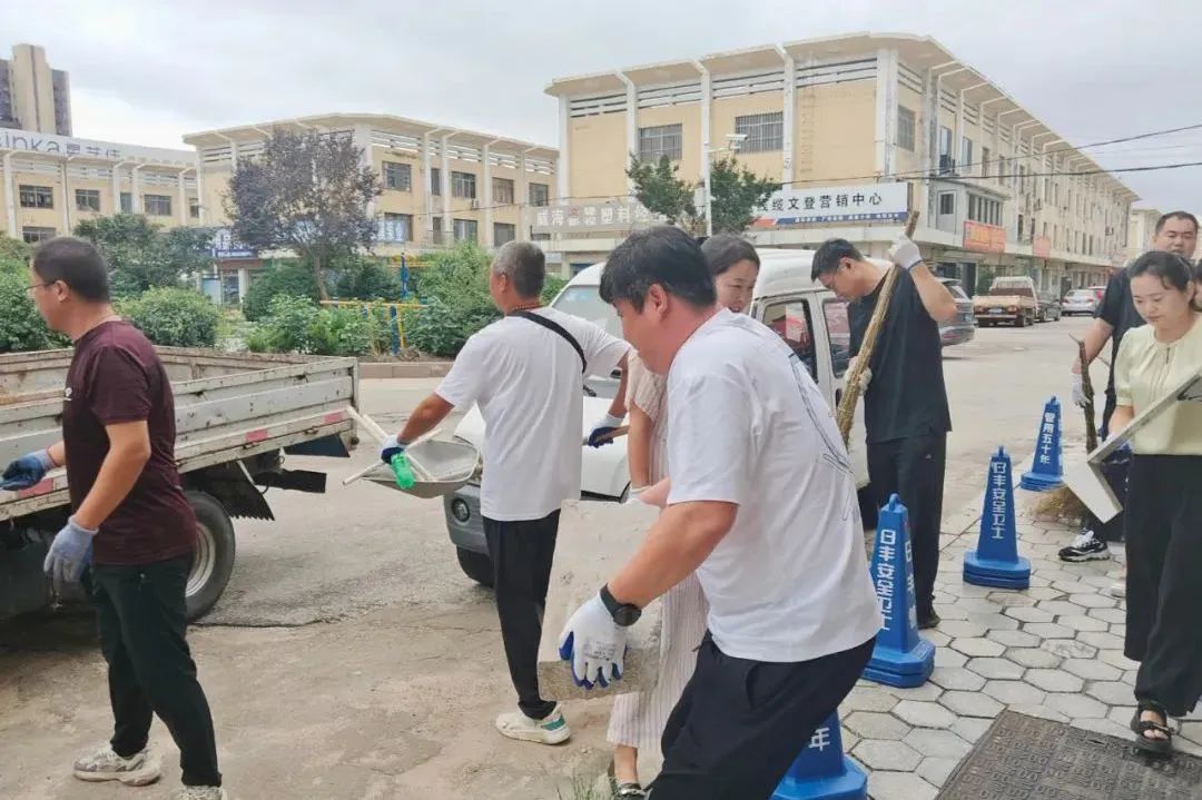 集团文登市场开展节前环境卫生综合整治活动