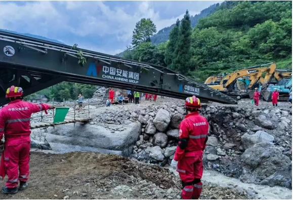 Mechanized Bridge Helps Flash Flood Rescue in Ya’an, Sichuan