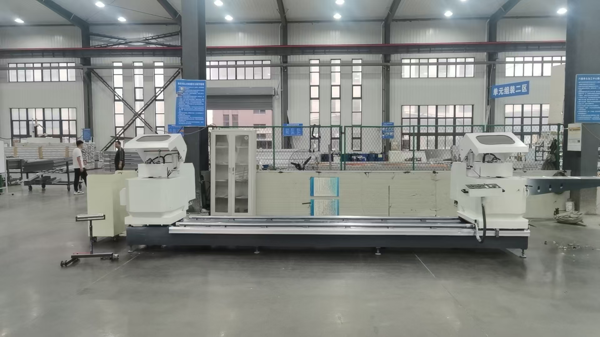 新品登场,共赢未来 -------上海金冠幕墙海宁基地产线升级暨大罡智能新品推荐会 新品登场,共赢未来 -------上海金冠幕墙海宁基地产线升级暨大罡智能新品推荐会