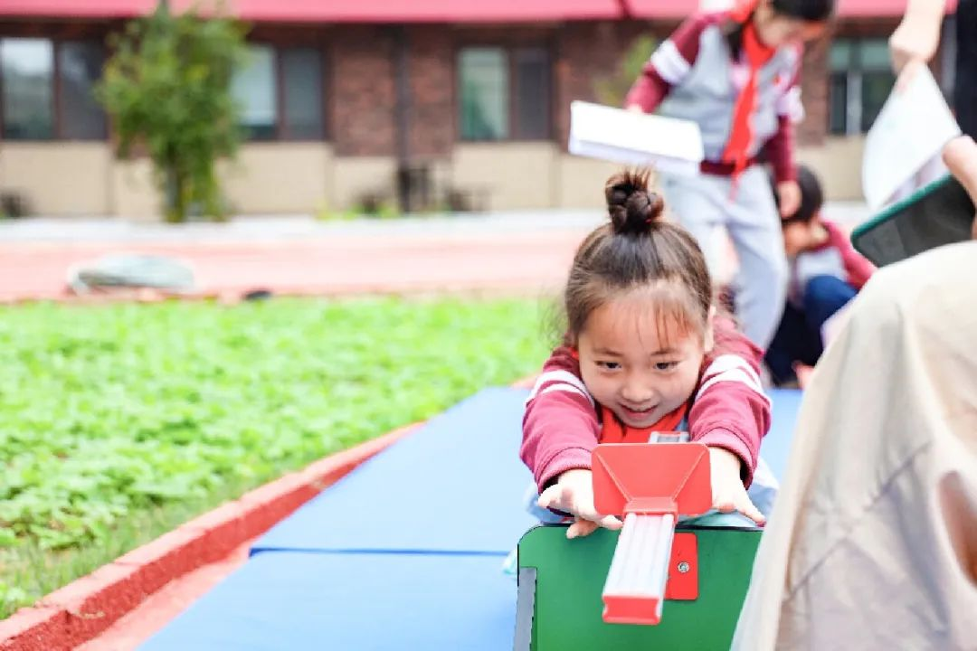 小熊月报10月多彩画卷：解锁校园的N多趣味瞬间!