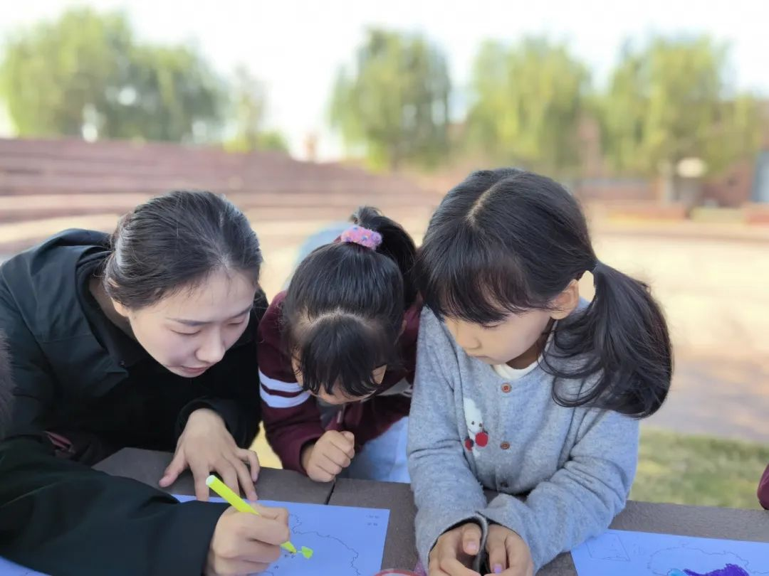 小熊月报10月多彩画卷：解锁校园的N多趣味瞬间!