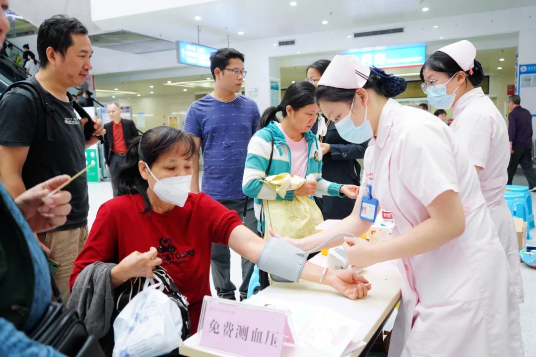 院内新闻|我院成功举办“关爱女性健康,从预防乳腺癌开始”大型院内义诊活动 院内新闻|我院成功举办“关爱女性健康,从预防乳腺癌开始”大型院内义诊活动