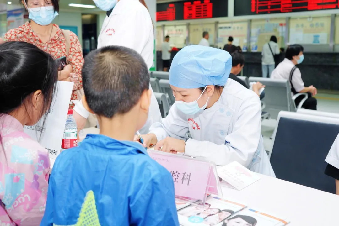 院内新闻|我院成功举办“关爱女性健康,从预防乳腺癌开始”大型院内义诊活动 院内新闻|我院成功举办“关爱女性健康,从预防乳腺癌开始”大型院内义诊活动
