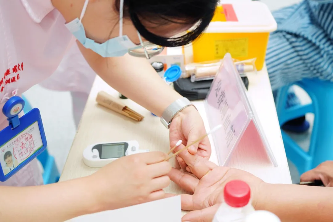 院内新闻|我院成功举办“关爱女性健康,从预防乳腺癌开始”大型院内义诊活动 院内新闻|我院成功举办“关爱女性健康,从预防乳腺癌开始”大型院内义诊活动
