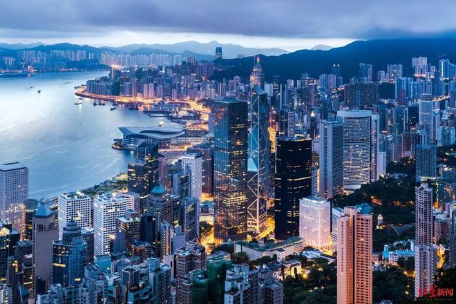 香港政府推出可持续披露路线图 大型公众责任实体2028年前全面采用ISSB准则