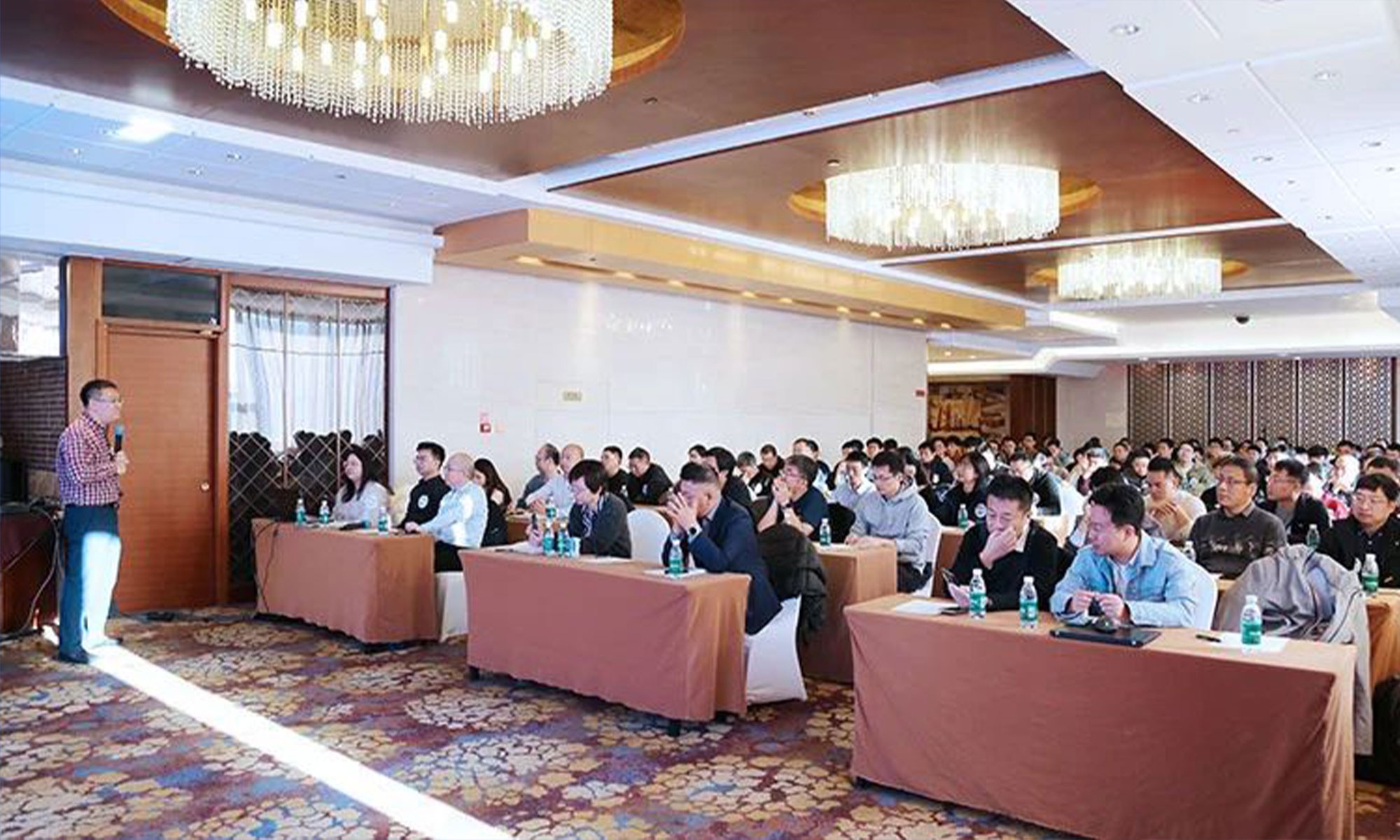 为准电子2024年终会议在北京顺利召开