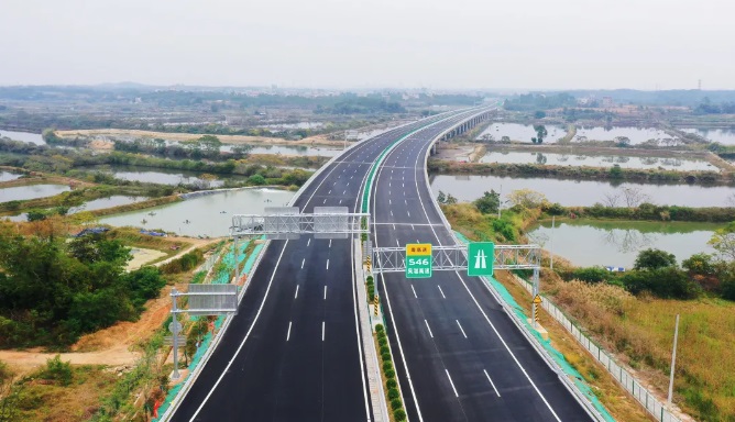 公司参建的湛江机场高速公路正式建成通车！