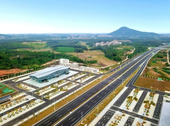 公司参建的湛江机场高速公路正式建成通车！