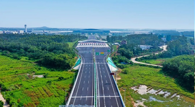 公司参建的湛江机场高速公路正式建成通车！