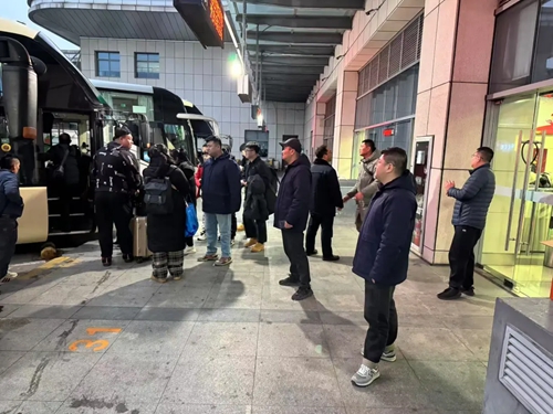 全員堅守,共筑春運溫暖返鄉(xiāng)路 全員堅守,共筑春運溫暖返鄉(xiāng)路