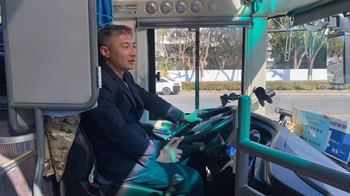 保障春運(yùn)包車任務(wù)的逆行者 保障春運(yùn)包車任務(wù)的逆行者