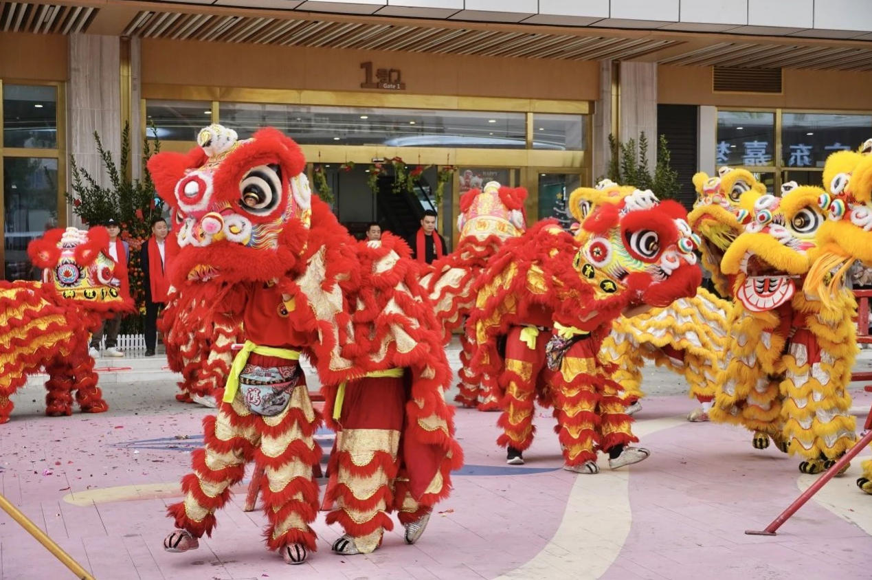 巳巳如意，鸿运启春！2月15日白云美湾广场18头醒狮齐舞“开门红”